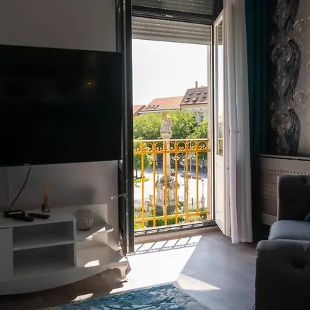 Apartment Luxus A Varos Felett *